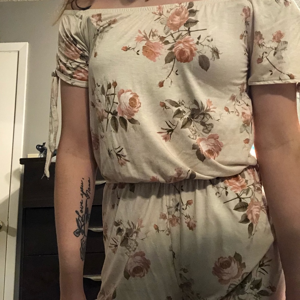 Flower romper - Picture 2 of 3